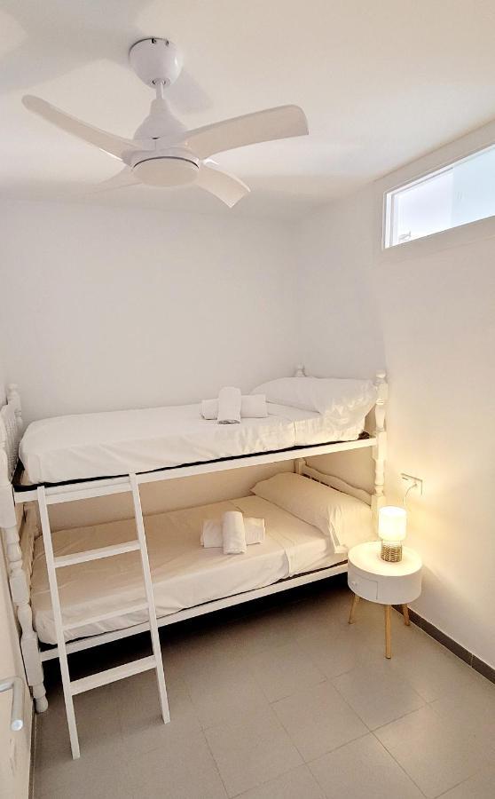 Precioso Apartamento Reformado En 1Ra Linea De Mar Sin Vistas Calella De Palafrugell Bagian luar foto